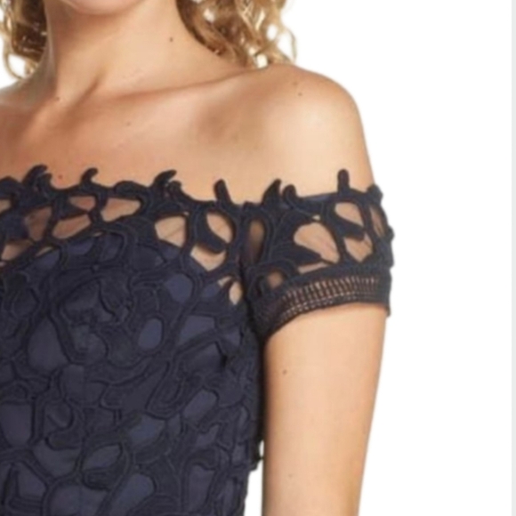 NWT Chi Chi London Roma Navy Lace Midi Dress Off Shoulder Size 8 - Picture 4 of 12